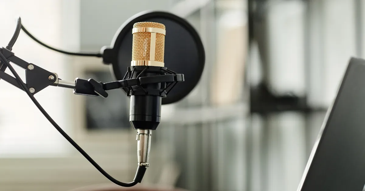5 Best Leadership Podcasts to Tune in to