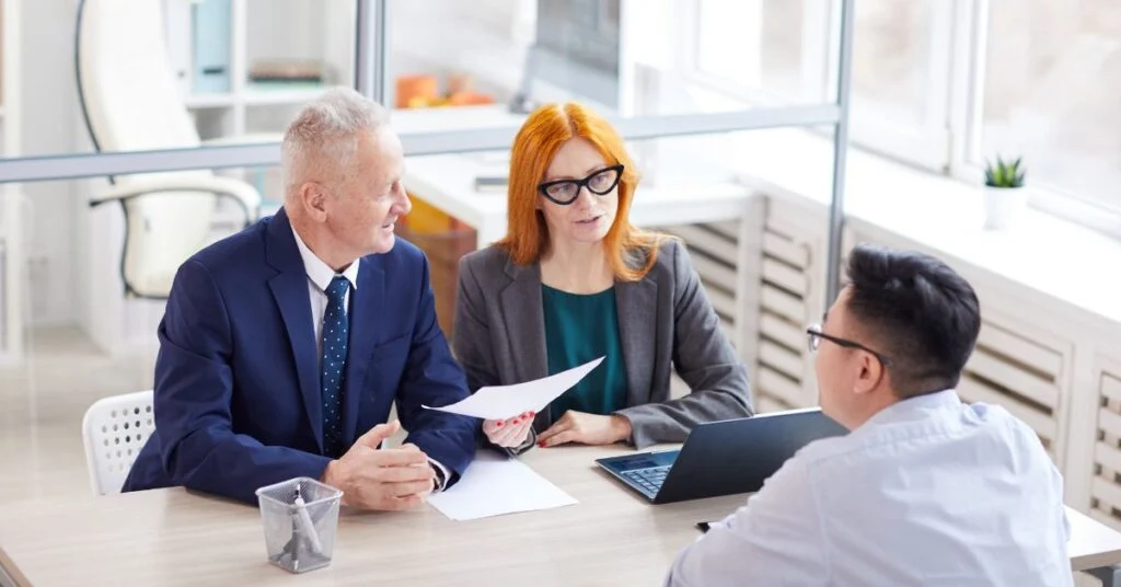 Top 10 Interview Outfits For Women: Formal and Casual (With Tips)